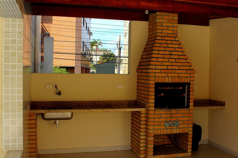 Apartamento na Praia do Tombo em Guarujá-SP
